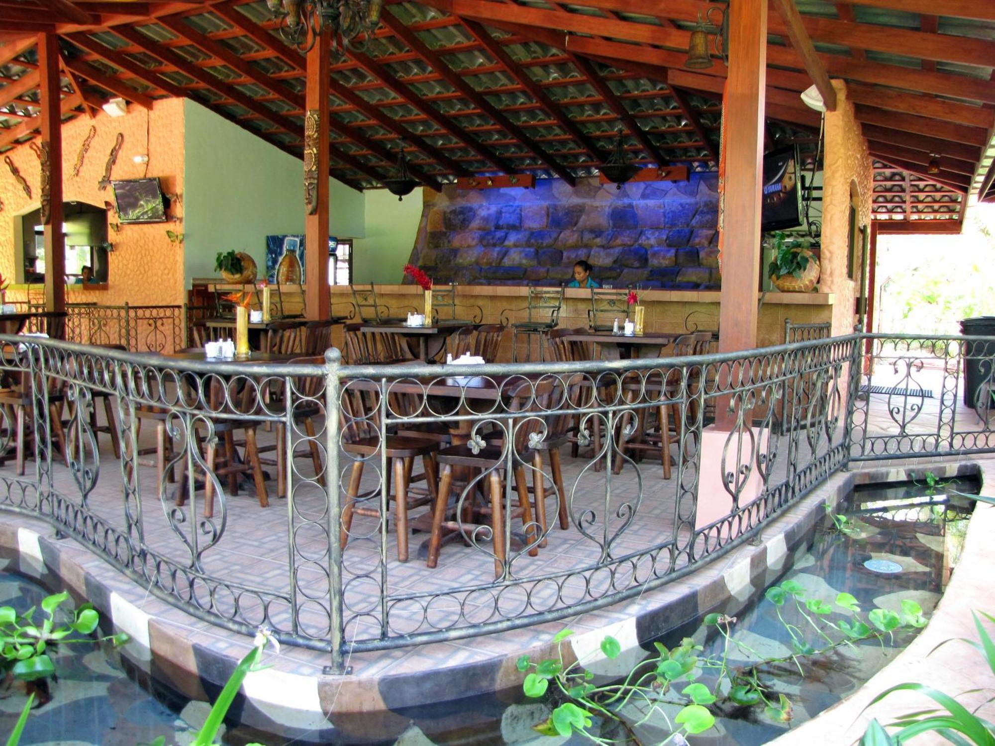 Blue River Resort & Hot Springs ลิเบเรีย ร้านอาหาร รูปภาพ